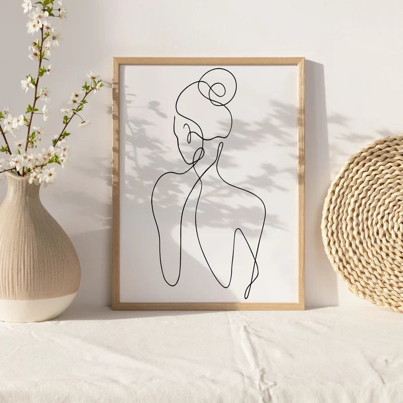 Minimalist woman line drawing III